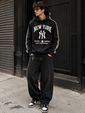 New York Yankees Major League Baseball Hoodie Size L